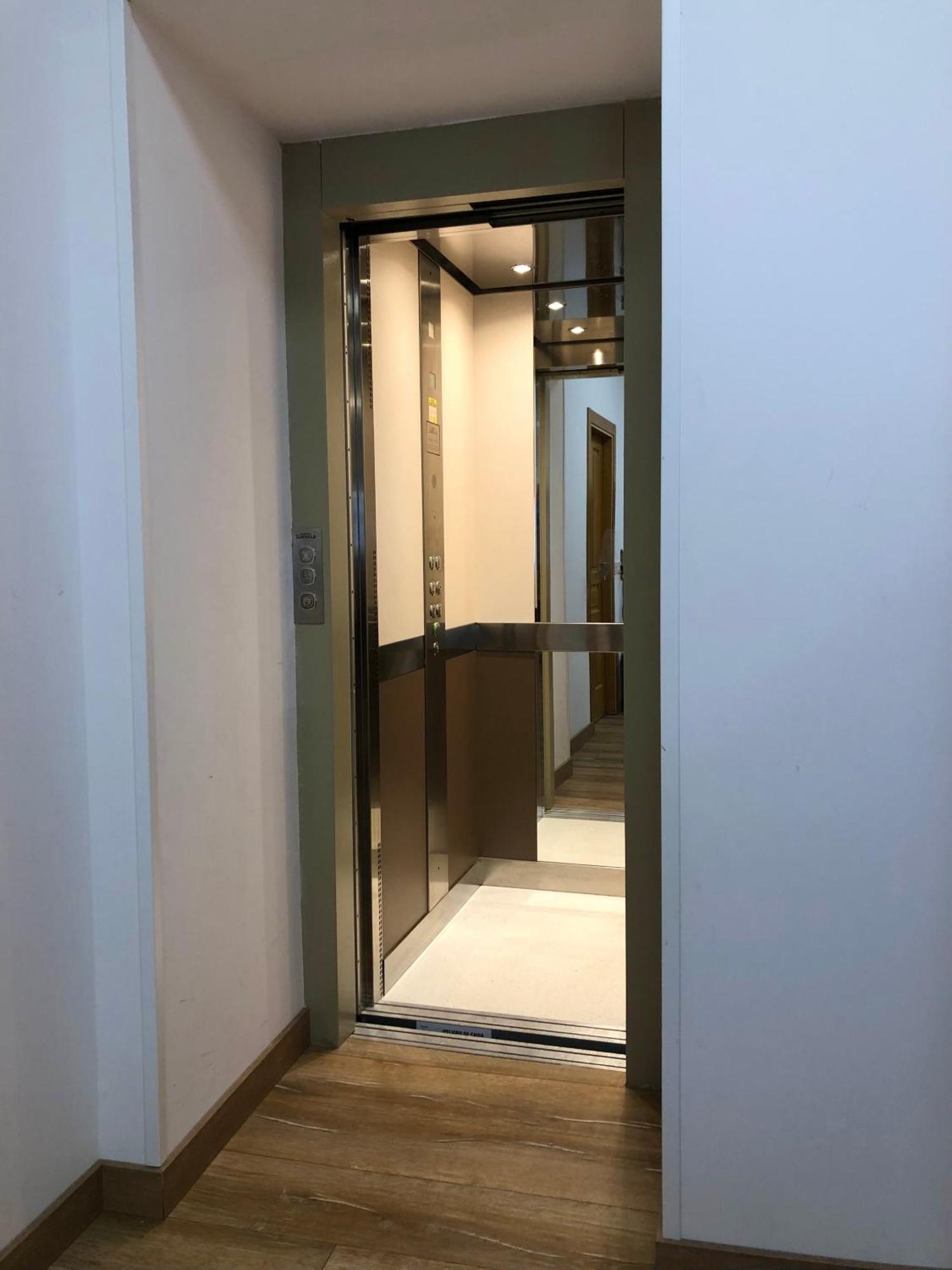 Hostal San Juan サアグン エクステリア 写真